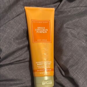 Bath & Body Works Sweet Cinnamon Pumpkin Body Cream